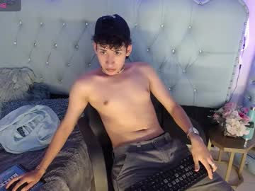 Matteo_White1 May 11, 2025 Chaturbate stream image