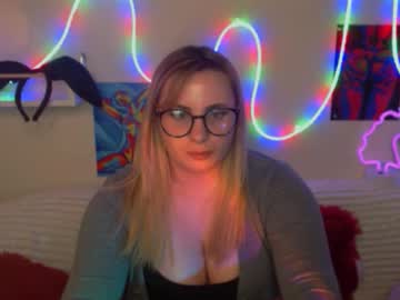 Marrykiss33 May 11, 2025 Chaturbate stream image