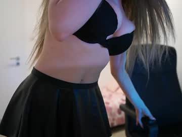 Evelyncage_ May 12, 2025 Chaturbate stream image
