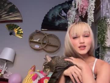 Iris_World May 13, 2025 Chaturbate stream image