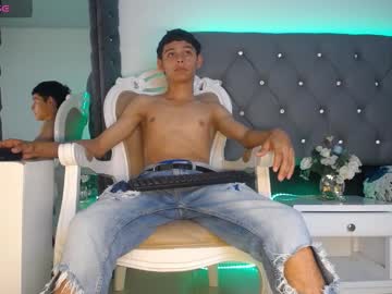 Hunter_Dark_ May 14, 2025 Chaturbate stream image