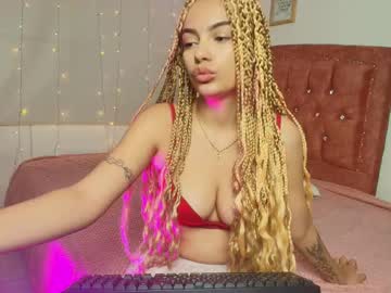 Zoemarquez05 May 14, 2025 Chaturbate stream image