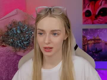 Juliabrewwer May 15, 2025 Chaturbate stream image