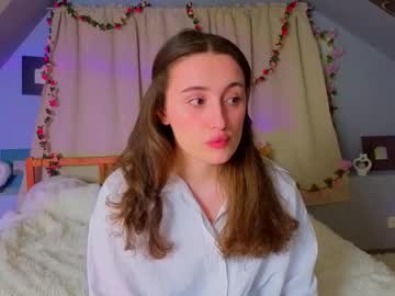 Elaravyne May 15, 2025 Chaturbate stream image