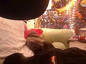 Elleekaypetite May 17, 2025 Chaturbate stream image