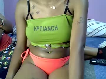 Sexxyezzy_ May 17, 2025 Chaturbate stream image
