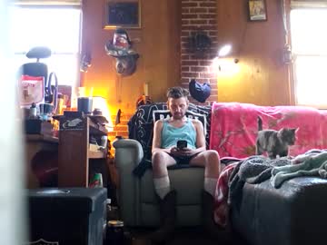 Lukelovesboobs42090 May 17, 2025 Chaturbate stream image