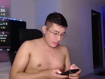 Andrewmhilton_ May 18, 2025 Chaturbate stream image