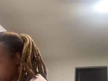 Chocolatecakequeen May 18, 2025 Chaturbate stream image