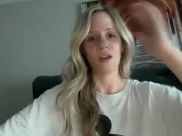 Luxlovely111 May 18, 2025 Chaturbate stream image