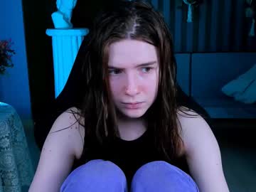 Aliceinredsquare May 18, 2025 Chaturbate stream image