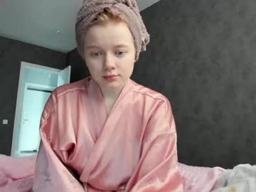 Eva_Tomiok May 18, 2025 Chaturbate stream image