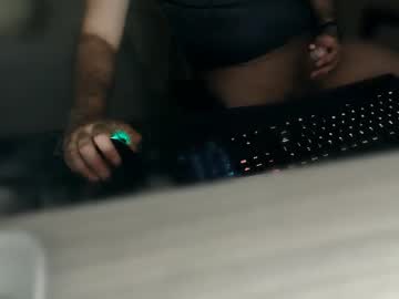 Luis_Flr May 18, 2025 Chaturbate stream image