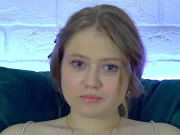 Selinswarovski May 18, 2025 Chaturbate stream image