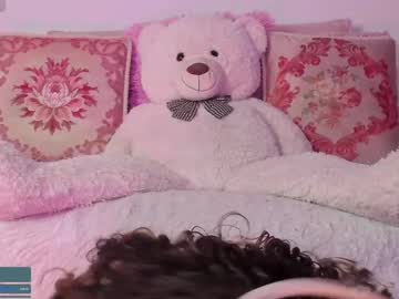 Julieta_Cooper20 May 19, 2025 Chaturbate stream image