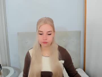 Kristyflowers May 19, 2025 Chaturbate stream image