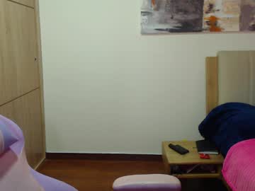 Mel_Hook06 May 19, 2025 Chaturbate stream image
