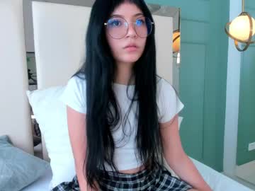 Monserrat_Gil May 19, 2025 Chaturbate stream image