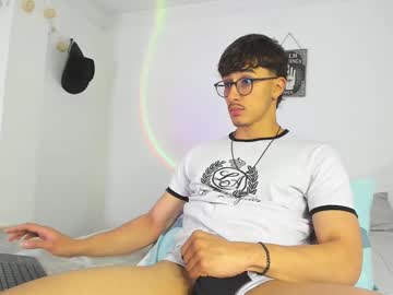 Latinguyxl May 19, 2025 Chaturbate stream image