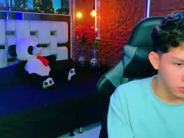 Adrian_Miranda May 19, 2025 Chaturbate stream image