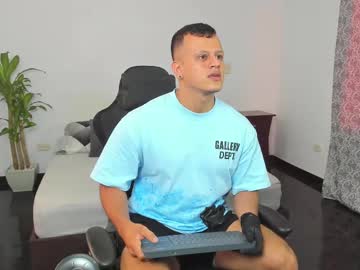 Alex_Tower May 19, 2025 Chaturbate stream image