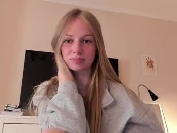 Magic_Couple13 May 20, 2025 Chaturbate stream image