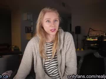 Julia_Jane May 21, 2025 Chaturbate stream image