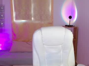 Yiyi_Fox May 21, 2025 Chaturbate stream image