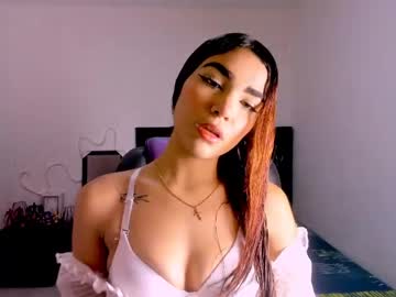 Charlottee_02 May 22, 2025 Chaturbate stream image