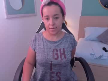 Izaro_22 May 22, 2025 Chaturbate stream image
