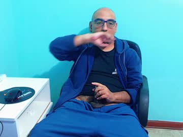 Arnelux72 May 23, 2025 Chaturbate stream image
