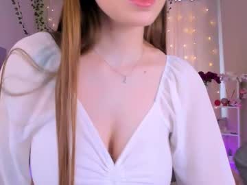 Fleurs_De_Cerisier May 24, 2025 Chaturbate stream image