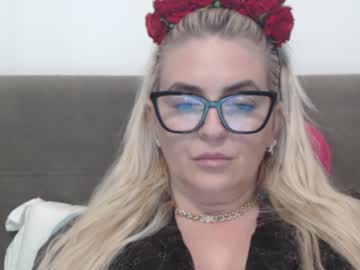 Isabelle___ May 24, 2025 Chaturbate stream image