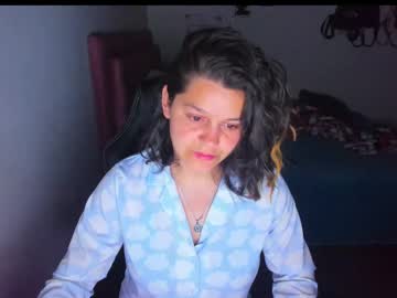 Hyun22148625 May 25, 2025 Chaturbate stream image