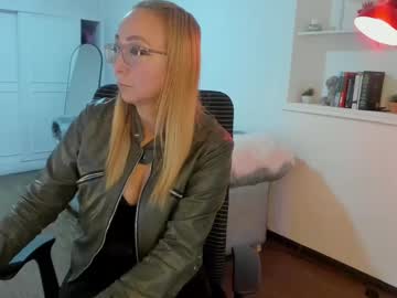 Auris_Blond May 25, 2025 Chaturbate stream image