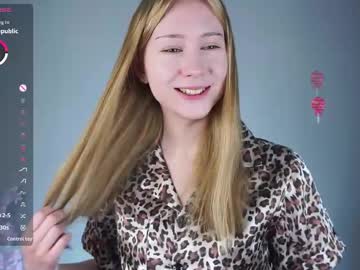 Willabelow May 25, 2025 Chaturbate stream image