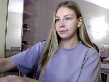 Molli_And_Tom May 25, 2025 Chaturbate stream image
