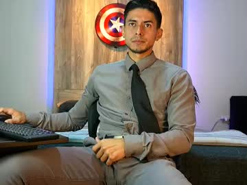 Andrew_Elliot May 26, 2025 Chaturbate stream image
