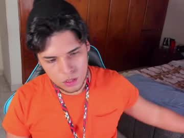 Logi33_ May 26, 2025 Chaturbate stream image