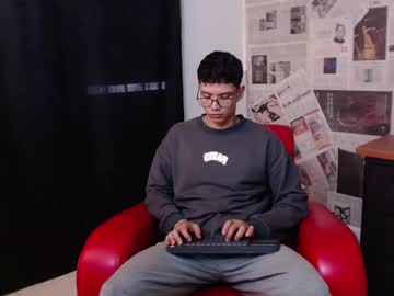 Magic_Boy01 May 26, 2025 Chaturbate stream image