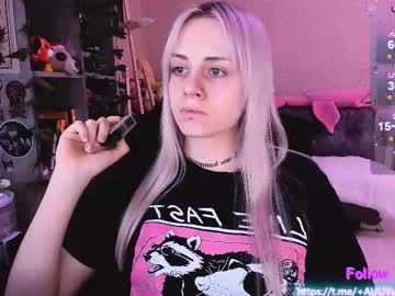 Nanitamoore May 26, 2025 Chaturbate stream image