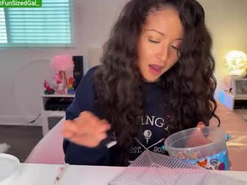 Funsizedgal stream photo from May 27, 2025