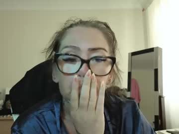 Littlemissbutterfly84 May 27, 2025 Chaturbate stream image