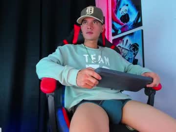 Moises_23cm May 27, 2025 Chaturbate stream image