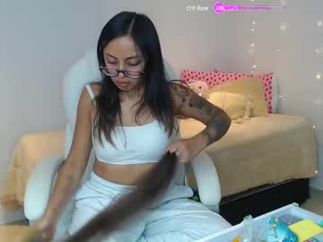 Gabriela_Morales01 May 28, 2025 Chaturbate stream image