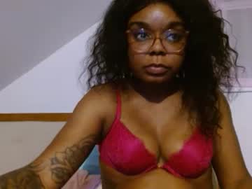 Yarabrynnn May 29, 2025 Chaturbate stream image