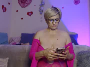 Your_Lady_In_Red June 01, 2025 Chaturbate stream image