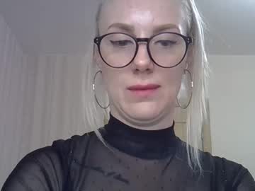 Carry_341 June 01, 2025 Chaturbate stream image