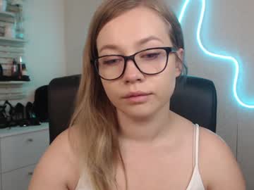 Holly_Bb95 June 02, 2025 Chaturbate stream image