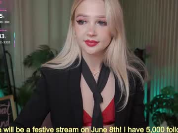 Laurawifeness June 03, 2025 Chaturbate stream image